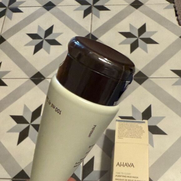 AHAVA Time to Clear Purifying Mud Mask - Cream and Brown - Picture 2 of 2